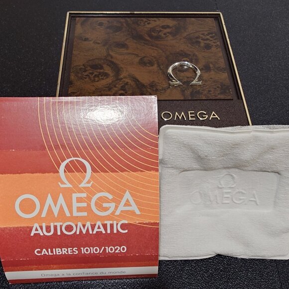 An Impeccable Omega Genève Automatic Day/Date (ref 166.0169 cal 1020) - Picture 11 of 12